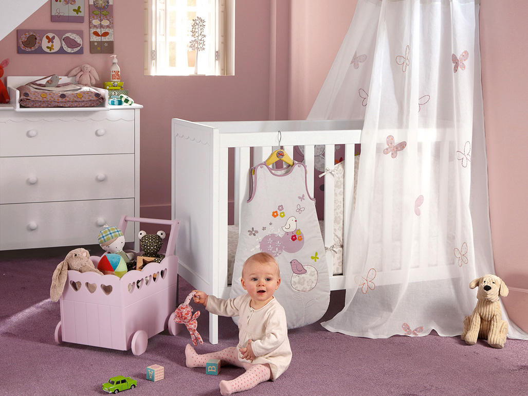 Chambre de bébé : décoration et sécurité enfant